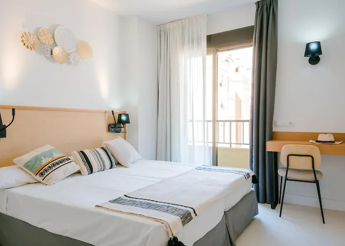 Hotel Coast By Mij 3*